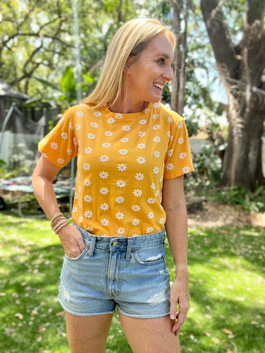 Puff Daisy Tee